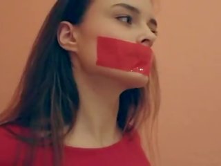 Brunete lente gagged & robeža. kurš ir viņa?