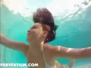 Roxy Raye Underwater Prolapse