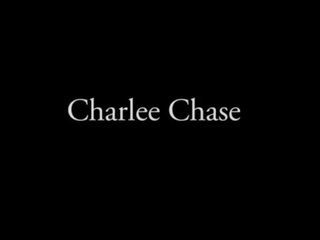 বিশাল চামচিকা উত্তাল সেক্স ঈশ charlee পশ্চাদ্ধাবন স্ট্রোক একটি বিশাল বাড়া!