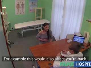 Fakehospital skrytý kamery úlovok pacient použitím masáž náradie pre an orgazmus