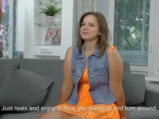 Sandra bulka. 18 y.o attraente reale vergine signorina da russia volontà confermare suo verginità diritto ora! avvicinamento imene tiro!